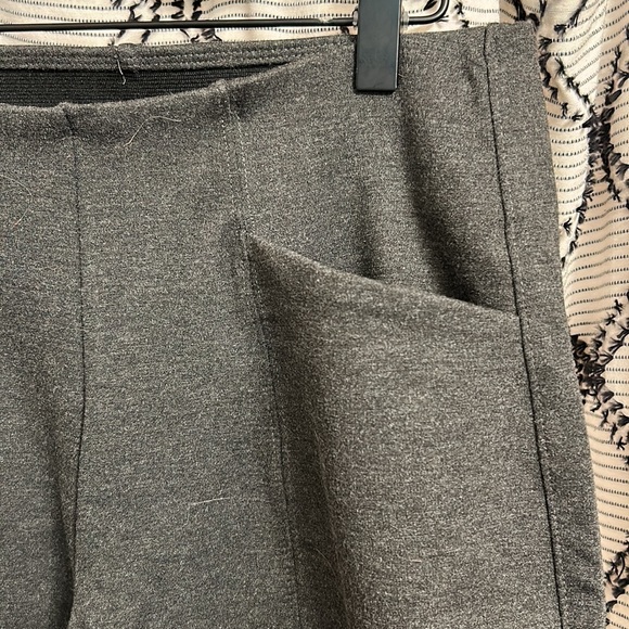NWOT Old Navy extra high rise pull on tapered pant - Picture 3 of 5